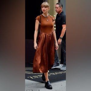 As seen on Taylor Swift - Brown Maxi Ancosti Dress (S)